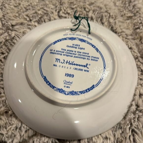 MJ Hummel, Merry Christmas Plate 1989, - Picture 2 of 2